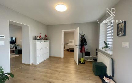 Štýlový, zrekonštruovaný, zariadený rodinný dom pripravený na okamžité nasťahovanie