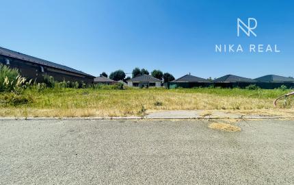 Stavebný pozemok s projektom a stavebným povolením na rodinný dom