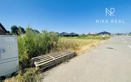 Stavebný pozemok s projektom a stavebným povolením na rodinný dom