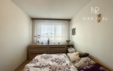 REZERVOVANÉ - Veľký a zariadený 2-izbový byt v obľúbenej lokalite s nádherným výhľadom