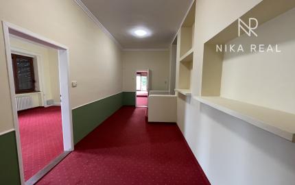 Nadherná mestská vila s luxusnou záhradou  na predaj / prenájom-vhodná ako kancelárske priestory firmy