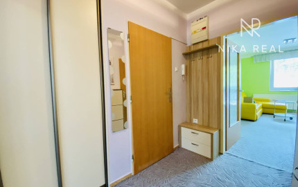 REZERVOVANÉ Zariadený 2-izbový byt s loggiou
