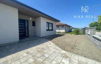 Skolaudovaný rodinný dom 4+1 s modernými technológiami, pozemok 617 m²