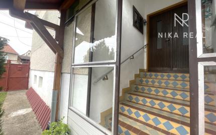 Dvojpodlažný rodinný dom na krásnom veľkom pozemku