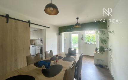 Zrekonštruovaný rodinný dom v centre obce k okamžitému nasťahovaniu