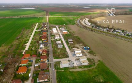 Stavebný pozemok s projektom a stavebným povolením