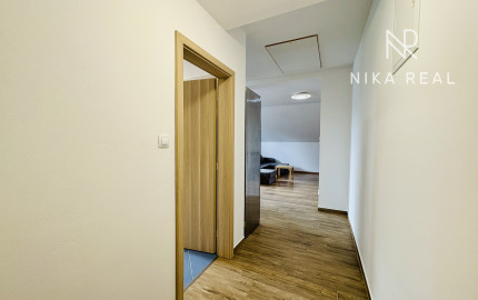 Na prenájom veľký 2i byt v rodinnom dome s parkovacím miestom