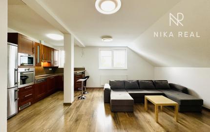 Na prenájom veľký 2i byt v rodinnom dome s parkovacím miestom