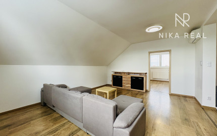 REZERVOVANÉ! Na prenájom veľký 2i byt v rodinnom dome s parkovacím miestom