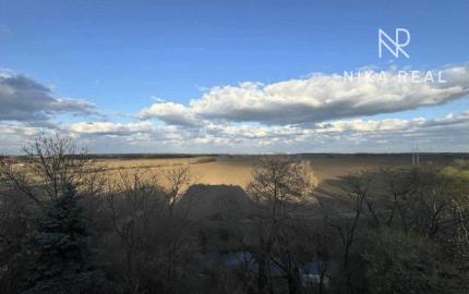 Veľký 3izbový byt s loggiou a pivnicou len 10 min. od Trnavy