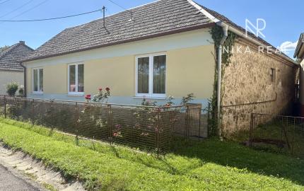 Priestranný rodinný dom v pôvodnom stave - Dobrá Voda