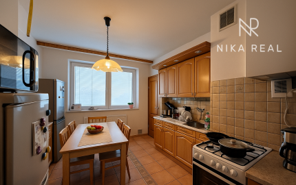 Veľký 3izbový byt s loggiou a pivnicou len 10 min. od Trnavy