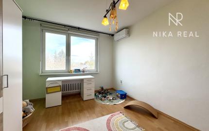 Veľký 2i byt s loggiou a garážou len 5 min. od Senca