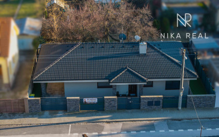 Moderný, kompletne zariadený rodinný dom - Trnava Spiegelsaal