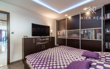 Moderný, kompletne zariadený rodinný dom - Trnava Spiegelsaal