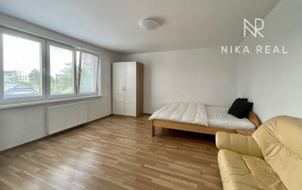 Zariadený 1-izbový byt v RD s parkovacím miestom