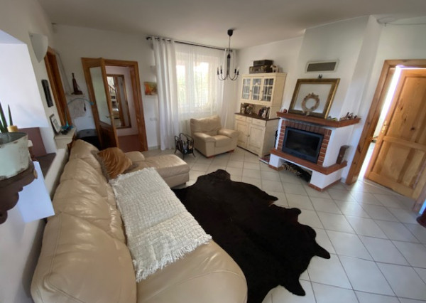 Veľký RD 5 min. od Senca, altánok, bazén, prístrešok na auto