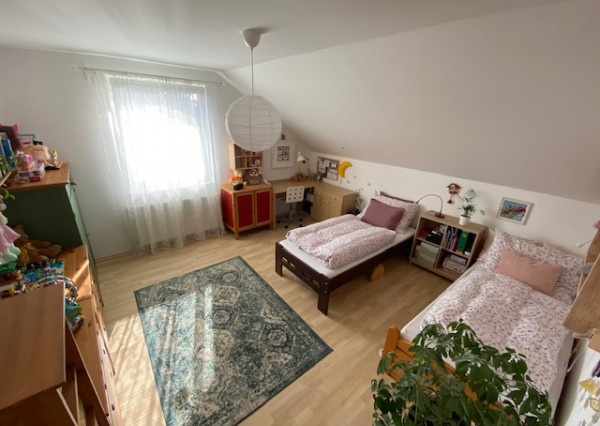 Veľký RD 5 min. od Senca, altánok, bazén, prístrešok na auto