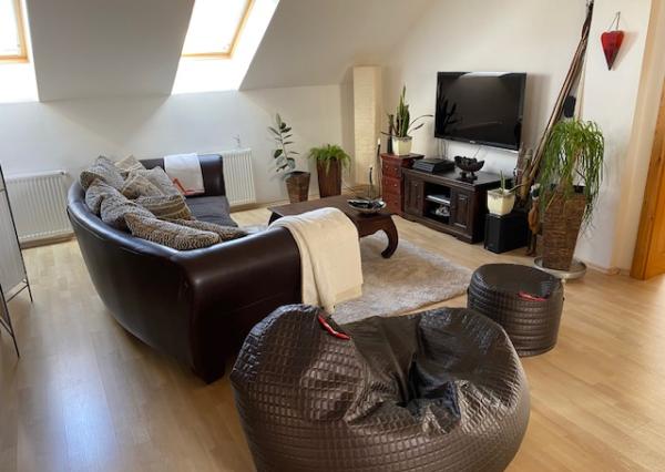 Veľký RD 5 min. od Senca, altánok, bazén, prístrešok na auto