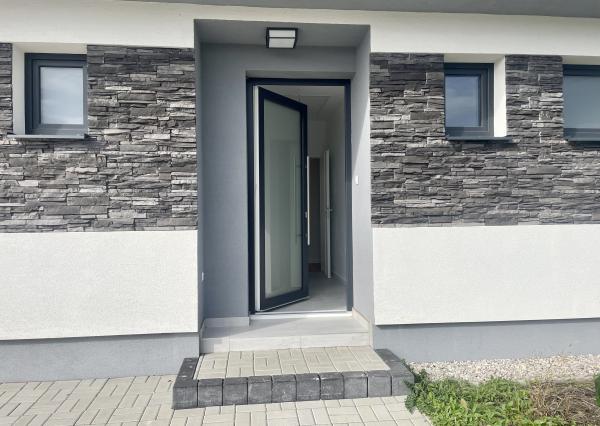 Skolaudovaný rodinny dom v štandarde