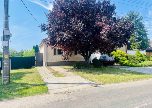 REZERVOVANÉ - Rodinný dom pri Trnave, všetky IS, pozemok 726 m2