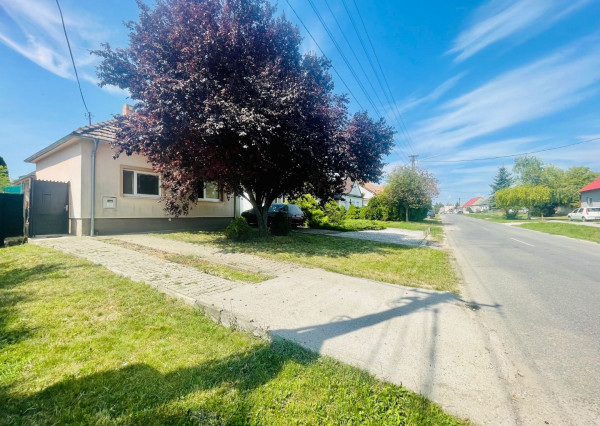 REZERVOVANÉ - Rodinný dom pri Trnave, všetky IS, pozemok 726 m2