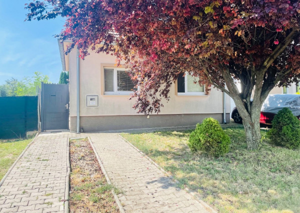 REZERVOVANÉ - Rodinný dom pri Trnave, všetky IS, pozemok 726 m2