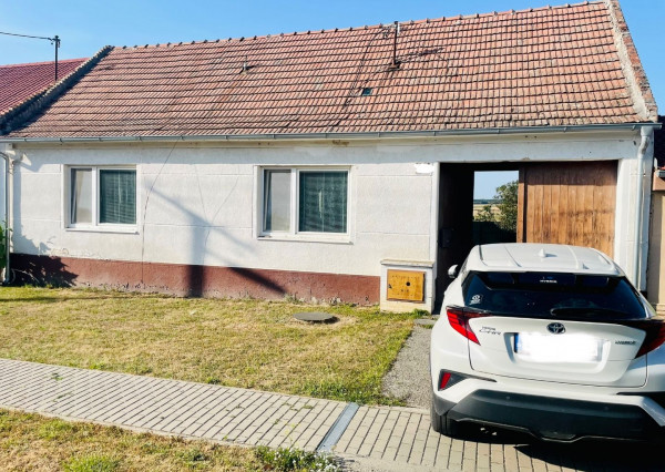 REZERVOVANÉ Rodinný dom len 10 min od Trnavy, všetky IS