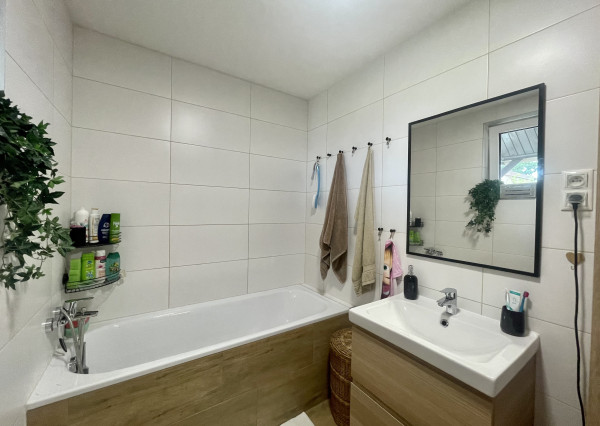 Štýlový, zrekonštruovaný, zariadený rodinný dom pripravený na okamžité nasťahovanie