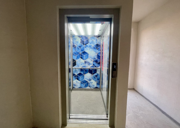 REZERVOVANÉ - Veľký a zariadený 2-izbový byt v obľúbenej lokalite s nádherným výhľadom