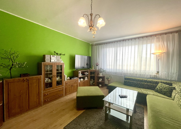 REZERVOVANÉ - Veľký a zariadený 2-izbový byt v obľúbenej lokalite s nádherným výhľadom