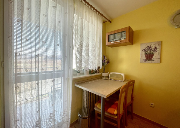 REZERVOVANÉ - Veľký a zariadený 2-izbový byt v obľúbenej lokalite s nádherným výhľadom