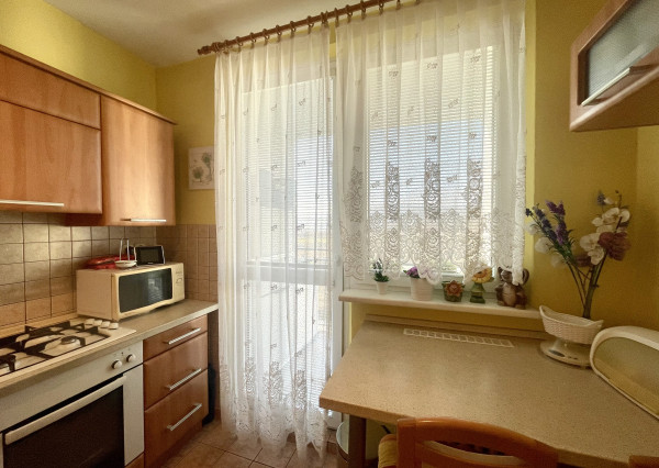 REZERVOVANÉ - Veľký a zariadený 2-izbový byt v obľúbenej lokalite s nádherným výhľadom