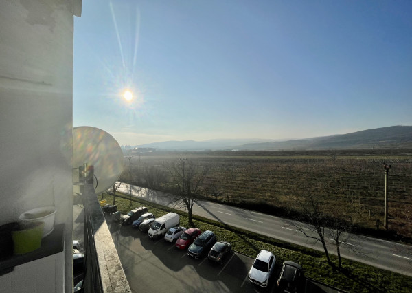 REZERVOVANÉ - Veľký a zariadený 2-izbový byt v obľúbenej lokalite s nádherným výhľadom