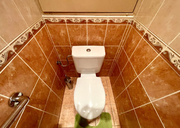 REZERVOVANÉ - Veľký a zariadený 2-izbový byt v obľúbenej lokalite s nádherným výhľadom