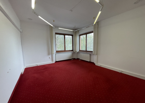 Nadherná mestská vila s luxusnou záhradou  na predaj / prenájom-vhodná ako kancelárske priestory firmy