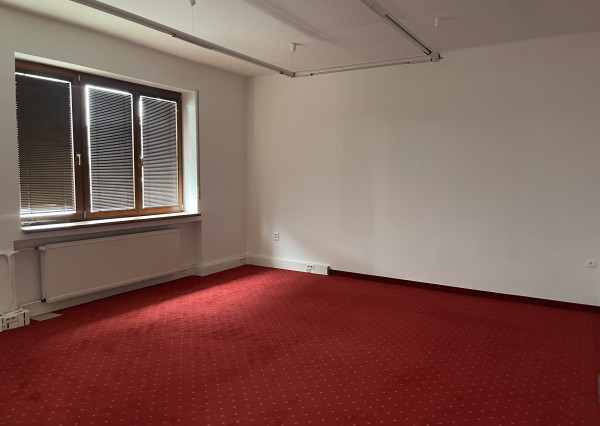 Nadherná mestská vila s luxusnou záhradou  na predaj / prenájom-vhodná ako kancelárske priestory firmy