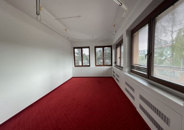 Nadherná mestská vila s luxusnou záhradou  na predaj / prenájom-vhodná ako kancelárske priestory firmy