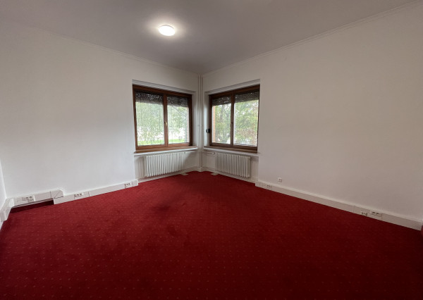 Nadherná mestská vila s luxusnou záhradou  napredaj / prenájom-vhodná ako kancelárske priestory firmy