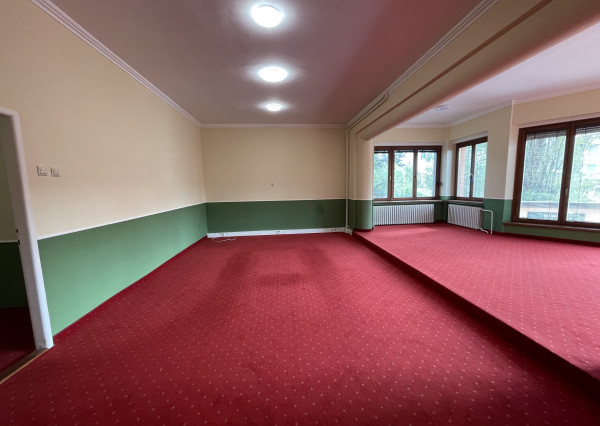 Nadherná mestská vila s luxusnou záhradou  napredaj / prenájom-vhodná ako kancelárske priestory firmy