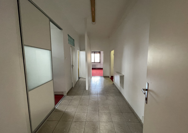 Nadherná mestská vila s luxusnou záhradou  napredaj / prenájom-vhodná ako kancelárske priestory firmy