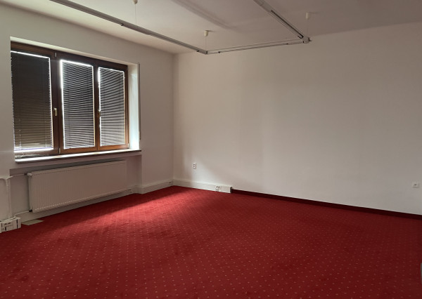 Nadherná mestská vila s luxusnou záhradou  napredaj / prenájom-vhodná ako kancelárske priestory firmy