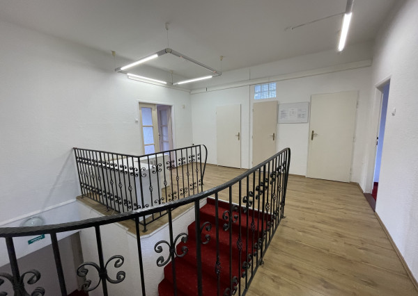 Nadherná mestská vila s luxusnou záhradou  napredaj / prenájom-vhodná ako kancelárske priestory firmy