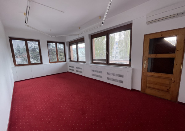 Nadherná mestská vila s luxusnou záhradou  napredaj / prenájom-vhodná ako kancelárske priestory firmy