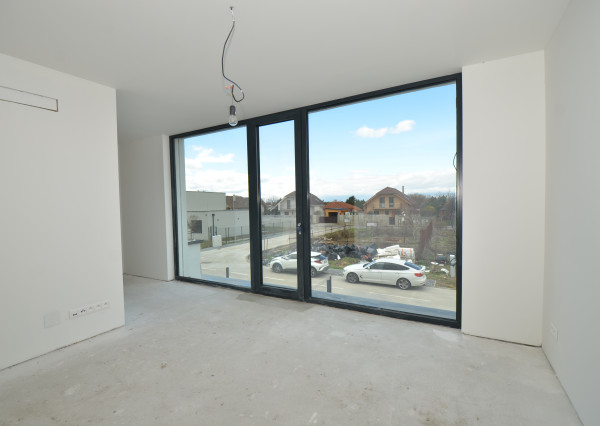 NOVOSTAVBA v štandarde – 4-izbový dom s terasou, parkovaním a nízkymi nákladmi v Kráľovej pri Senci