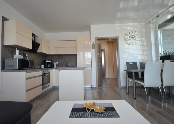 TOP PONUKA - Zariadený 3izbový rodinný dom k okamžitému nasťahovaniu