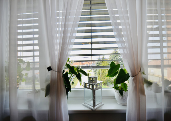 REZERVOVANÉ! Priestranný 3-izbový byt s loggiou a veľkou pivnicou len 10 minút od Trnavy