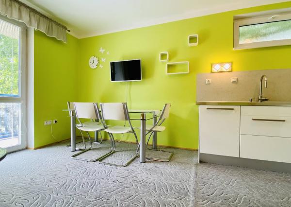 REZERVOVANÉ Zariadený 2-izbový byt s loggiou