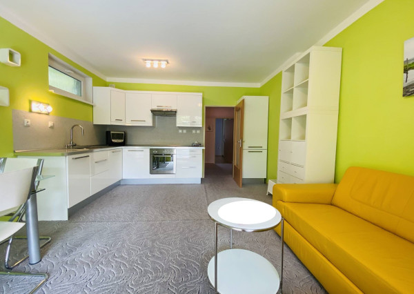 REZERVOVANÉ Zariadený 2-izbový byt s loggiou