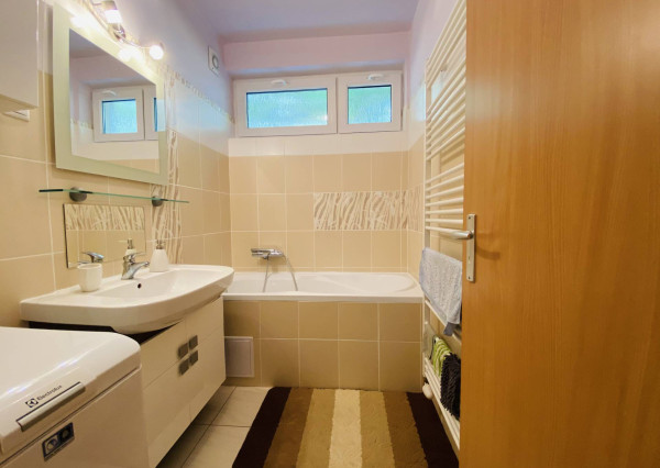 REZERVOVANÉ Zariadený 2-izbový byt s loggiou